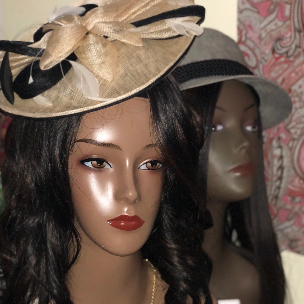 Wear an elegant hat wear with ♥️